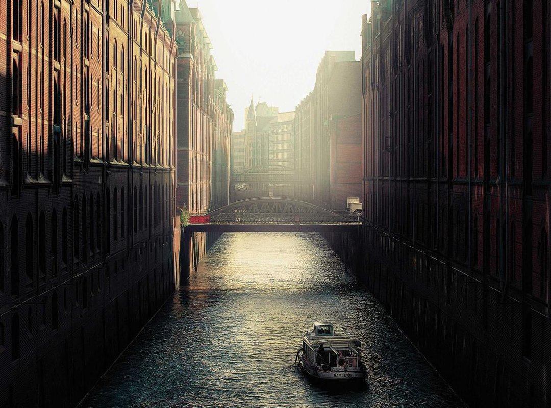 Synthesizing the Feedback: Are Her Programs Worth It?